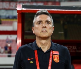 kaiyun-安东尼奥上半场战术安排引发疑问，记者肯定回归常规位置后的表现